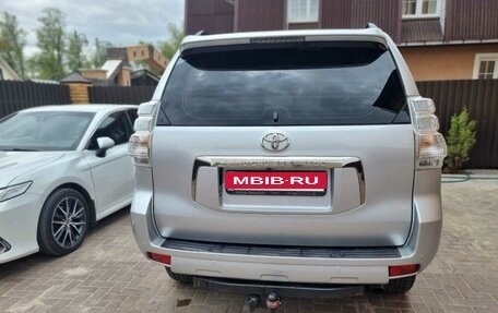 Toyota Land Cruiser Prado 150 рестайлинг 2, 2010 год, 2 460 000 рублей, 4 фотография