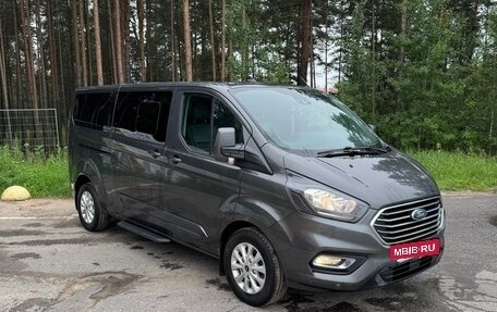 Ford Tourneo Custom I рестайлинг, 2019 год, 2 200 000 рублей, 2 фотография