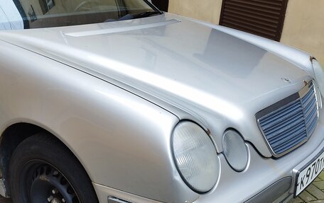 Mercedes-Benz E-Класс, 2001 год, 300 000 рублей, 8 фотография