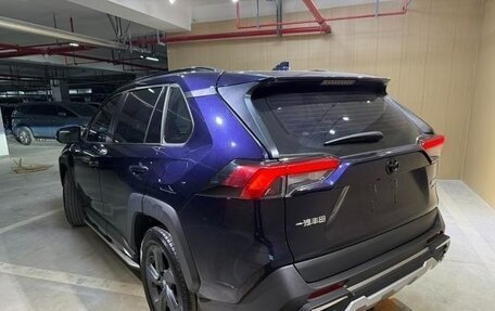 Toyota RAV4, 2021 год, 2 832 000 рублей, 3 фотография