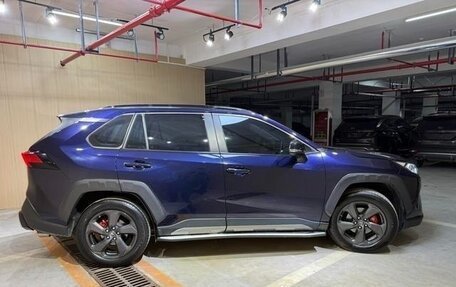 Toyota RAV4, 2021 год, 2 832 000 рублей, 4 фотография