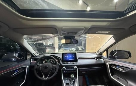 Toyota RAV4, 2021 год, 2 832 000 рублей, 11 фотография