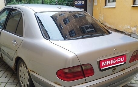 Mercedes-Benz E-Класс, 2001 год, 300 000 рублей, 12 фотография