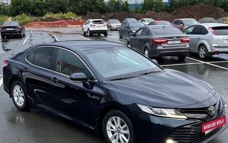 Toyota Camry, 2018 год, 2 190 000 рублей, 4 фотография