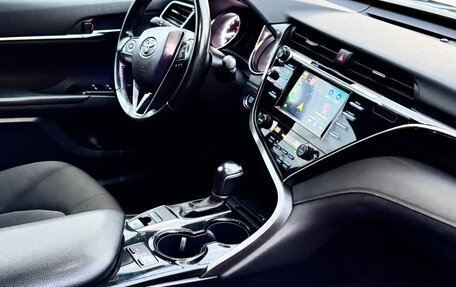 Toyota Camry, 2018 год, 2 190 000 рублей, 13 фотография