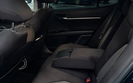 Toyota Camry, 2018 год, 2 190 000 рублей, 15 фотография