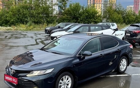 Toyota Camry, 2018 год, 2 190 000 рублей, 3 фотография