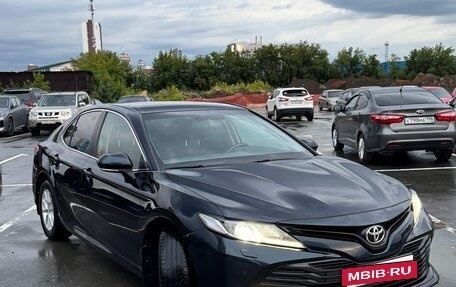 Toyota Camry, 2018 год, 2 190 000 рублей, 5 фотография