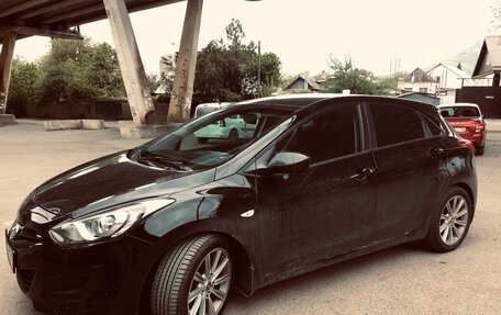 Hyundai i30 II рестайлинг, 2012 год, 870 000 рублей, 2 фотография