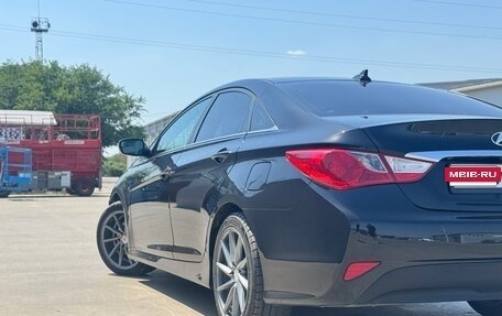 Hyundai Sonata VI, 2013 год, 950 000 рублей, 4 фотография