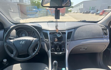 Hyundai Sonata VI, 2013 год, 950 000 рублей, 19 фотография