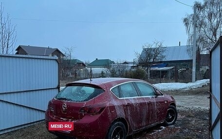 Opel Astra J, 2011 год, 900 000 рублей, 3 фотография