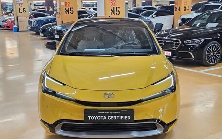 Toyota Prius IV XW50, 2024 год, 4 270 000 рублей, 2 фотография