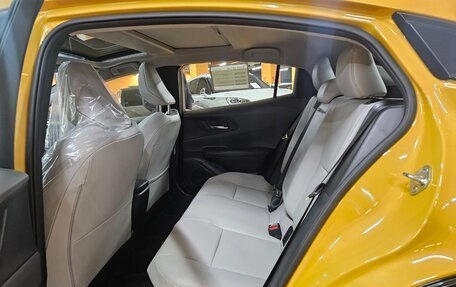 Toyota Prius IV XW50, 2024 год, 4 270 000 рублей, 10 фотография