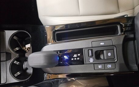 Toyota Prius IV XW50, 2024 год, 4 270 000 рублей, 17 фотография