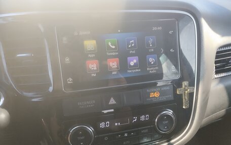 Mitsubishi Outlander III рестайлинг 3, 2018 год, 1 700 000 рублей, 3 фотография
