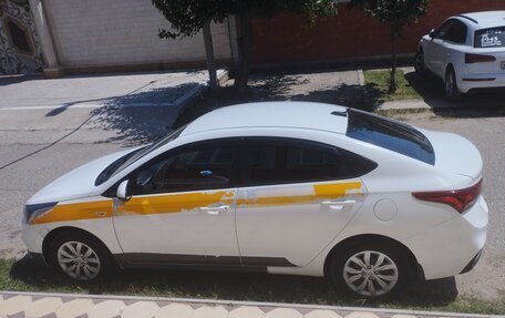 Hyundai Solaris II рестайлинг, 2018 год, 900 000 рублей, 6 фотография