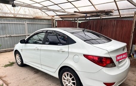 Hyundai Solaris II рестайлинг, 2011 год, 465 000 рублей, 3 фотография