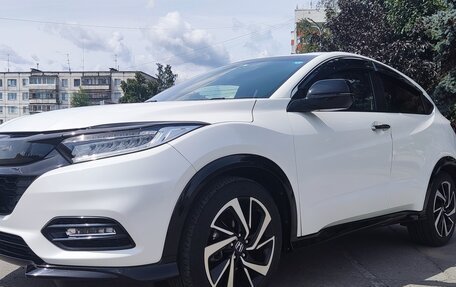 Honda Vezel, 2019 год, 2 290 000 рублей, 2 фотография