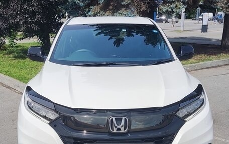 Honda Vezel, 2019 год, 2 290 000 рублей, 3 фотография