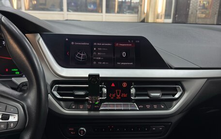 BMW 1 серия, 2019 год, 2 600 000 рублей, 8 фотография