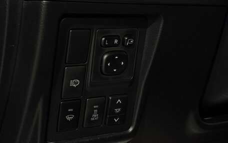Toyota Land Cruiser Prado 150 рестайлинг 2, 2011 год, 2 589 000 рублей, 12 фотография