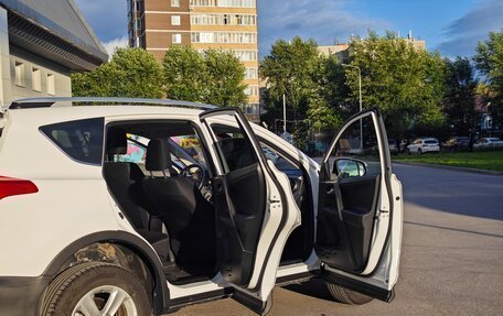 Toyota RAV4, 2013 год, 1 950 000 рублей, 6 фотография
