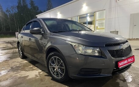 Chevrolet Cruze II, 2011 год, 720 000 рублей, 2 фотография