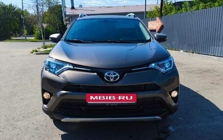Toyota RAV4, 2016 год, 1 950 000 рублей, 7 фотография