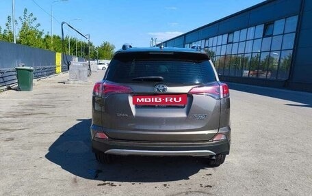 Toyota RAV4, 2016 год, 1 950 000 рублей, 8 фотография