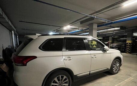Mitsubishi Outlander III рестайлинг 3, 2021 год, 2 450 000 рублей, 5 фотография