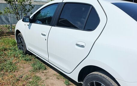 Renault Logan II, 2018 год, 1 100 000 рублей, 3 фотография