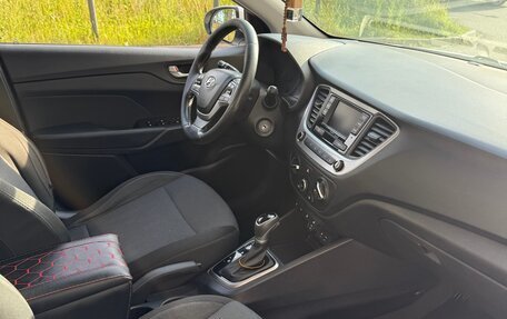 Hyundai Solaris II рестайлинг, 2018 год, 1 050 000 рублей, 12 фотография