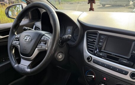 Hyundai Solaris II рестайлинг, 2018 год, 1 050 000 рублей, 15 фотография