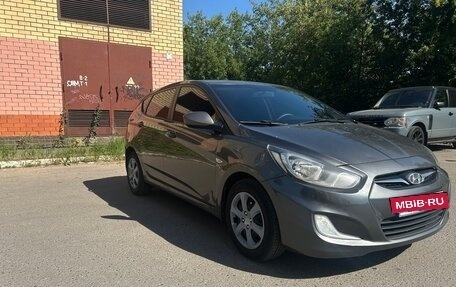 Hyundai Solaris II рестайлинг, 2013 год, 800 000 рублей, 2 фотография
