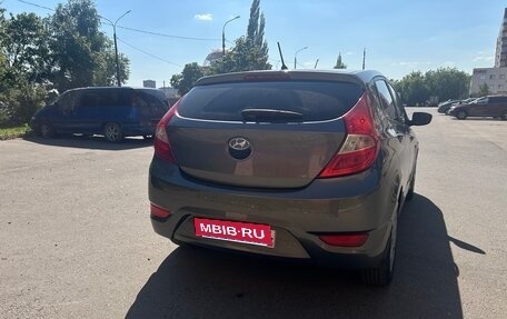 Hyundai Solaris II рестайлинг, 2013 год, 800 000 рублей, 4 фотография