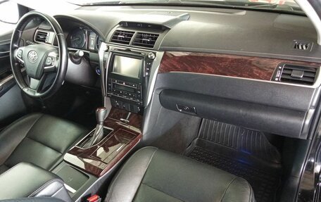 Toyota Camry, 2017 год, 2 285 000 рублей, 11 фотография