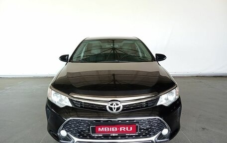 Toyota Camry, 2017 год, 2 285 000 рублей, 2 фотография