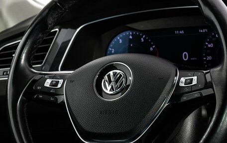 Volkswagen Tiguan II, 2018 год, 2 075 000 рублей, 13 фотография
