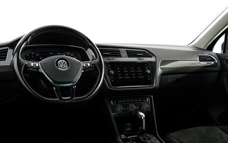 Volkswagen Tiguan II, 2018 год, 2 075 000 рублей, 11 фотография