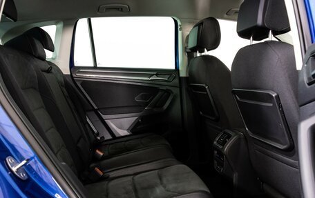 Volkswagen Tiguan II, 2018 год, 2 075 000 рублей, 19 фотография