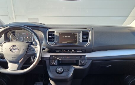 Opel Zafira Life I, 2021 год, 3 490 000 рублей, 9 фотография