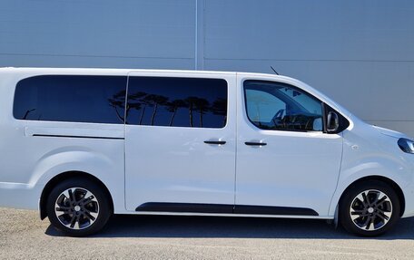 Opel Zafira Life I, 2021 год, 3 490 000 рублей, 4 фотография