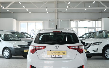 Toyota Vitz, 2018 год, 1 099 000 рублей, 5 фотография