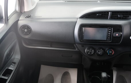 Toyota Vitz, 2018 год, 1 099 000 рублей, 19 фотография