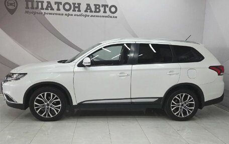 Mitsubishi Outlander III рестайлинг 3, 2015 год, 1 680 000 рублей, 8 фотография