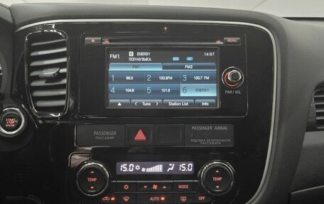 Mitsubishi Outlander III рестайлинг 3, 2015 год, 1 680 000 рублей, 11 фотография