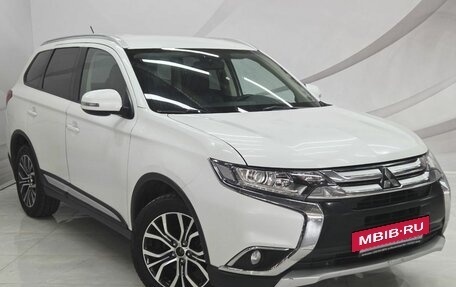 Mitsubishi Outlander III рестайлинг 3, 2015 год, 1 680 000 рублей, 3 фотография