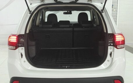 Mitsubishi Outlander III рестайлинг 3, 2015 год, 1 680 000 рублей, 15 фотография