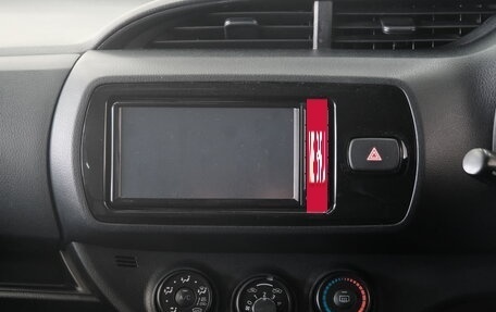 Toyota Vitz, 2018 год, 1 099 000 рублей, 17 фотография